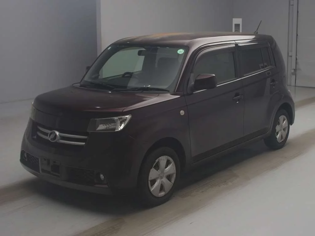 Toyota bB  с аукциона в Японии