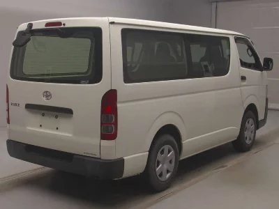 TOYOTA HIACE VAN
