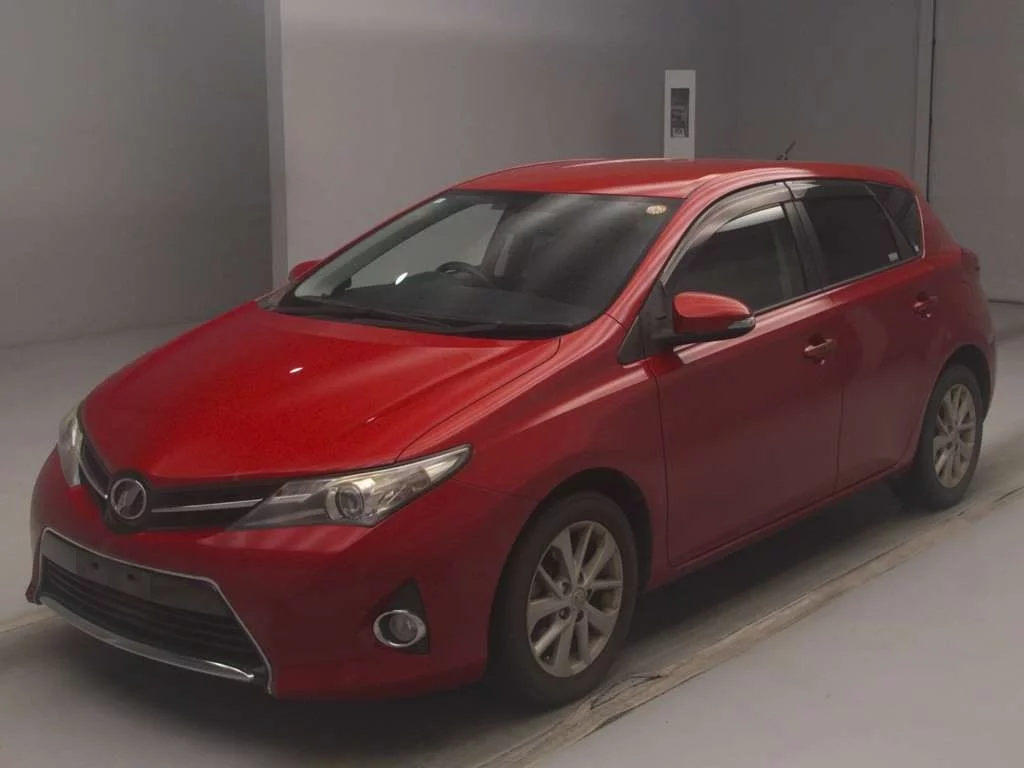 Toyota Auris  с аукциона в Японии