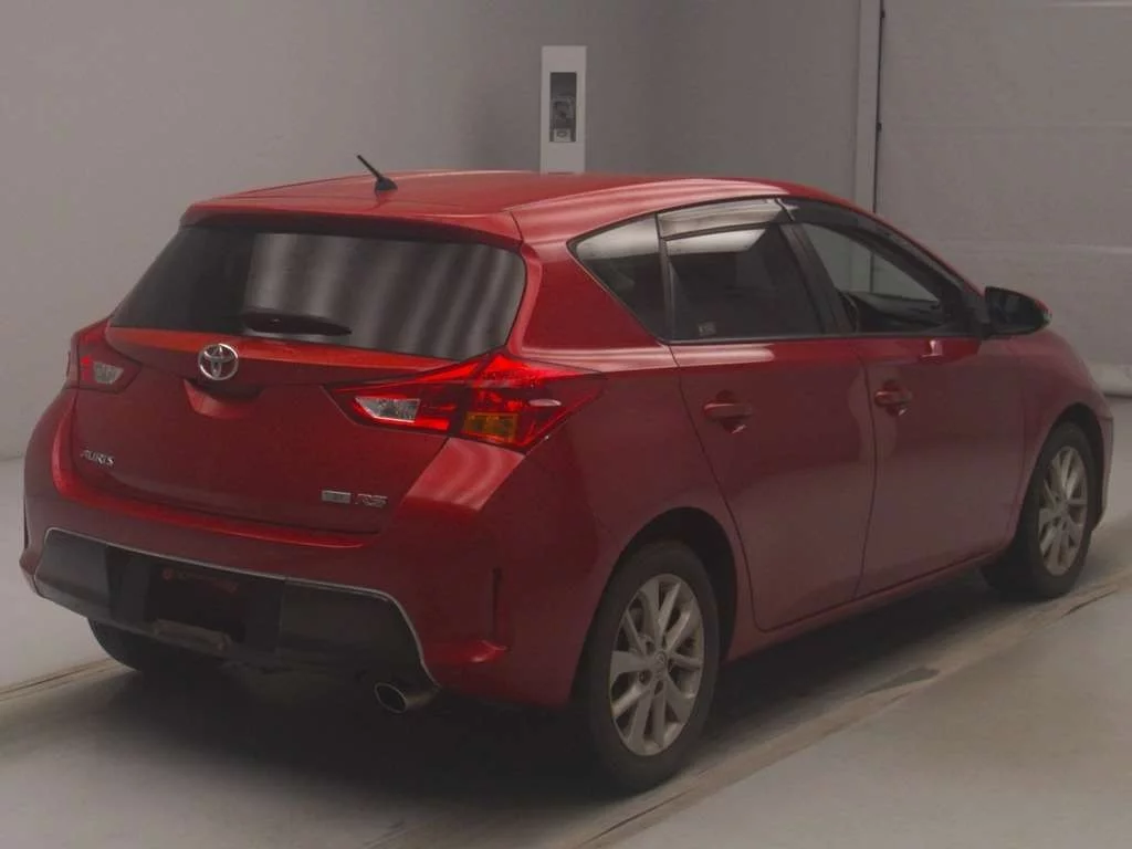 Toyota Auris  с аукциона в Японии