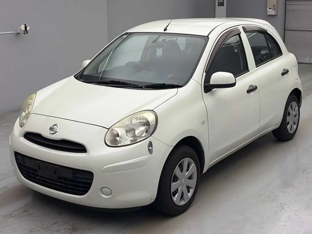 Nissan March  с аукциона в Японии