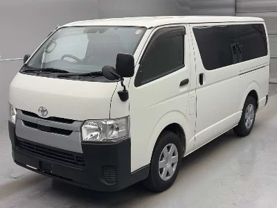 TOYOTA REGIUS VAN