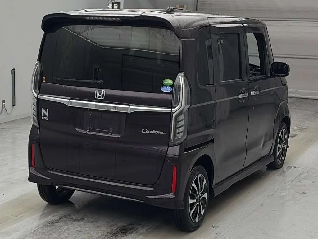 Honda N BOX CUSTOM  с аукциона в Японии