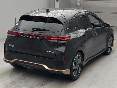 NISSAN AURA