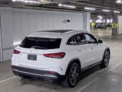 MERCEDES BENZ GLA