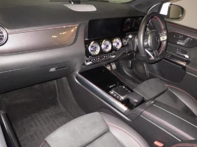 MERCEDES BENZ GLA