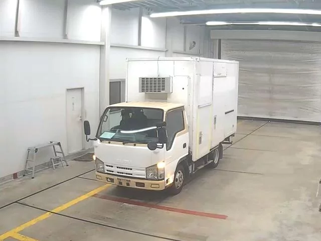 Isuzu Elf  с аукциона в Японии
