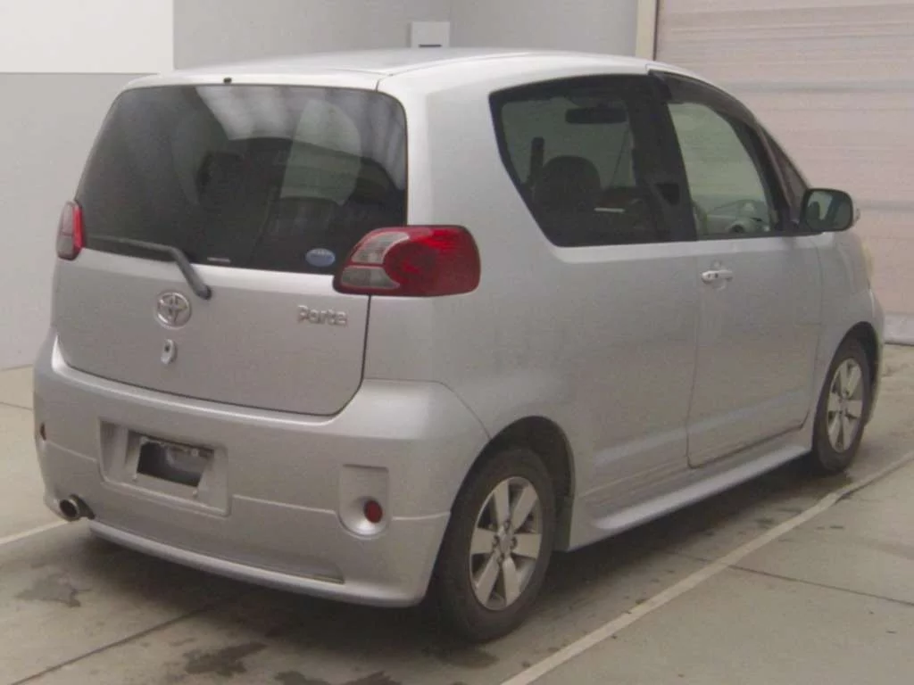Toyota Porte  с аукциона в Японии