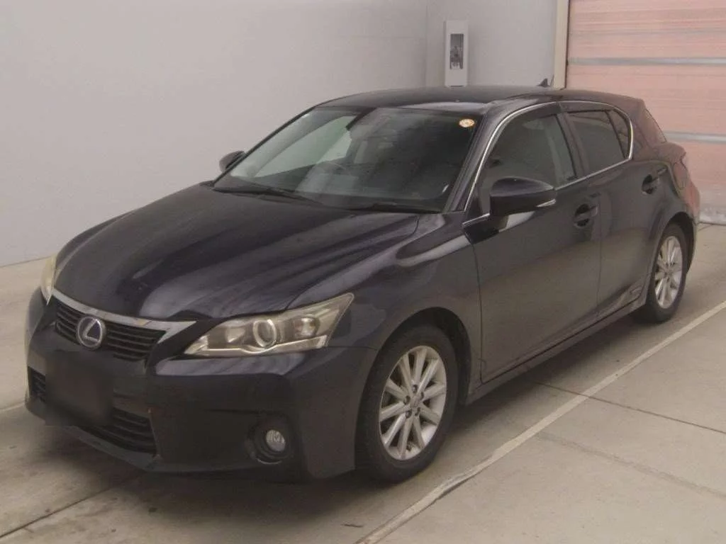 Lexus CT200h  с аукциона в Японии