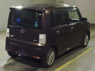Toyota Pixis Space
