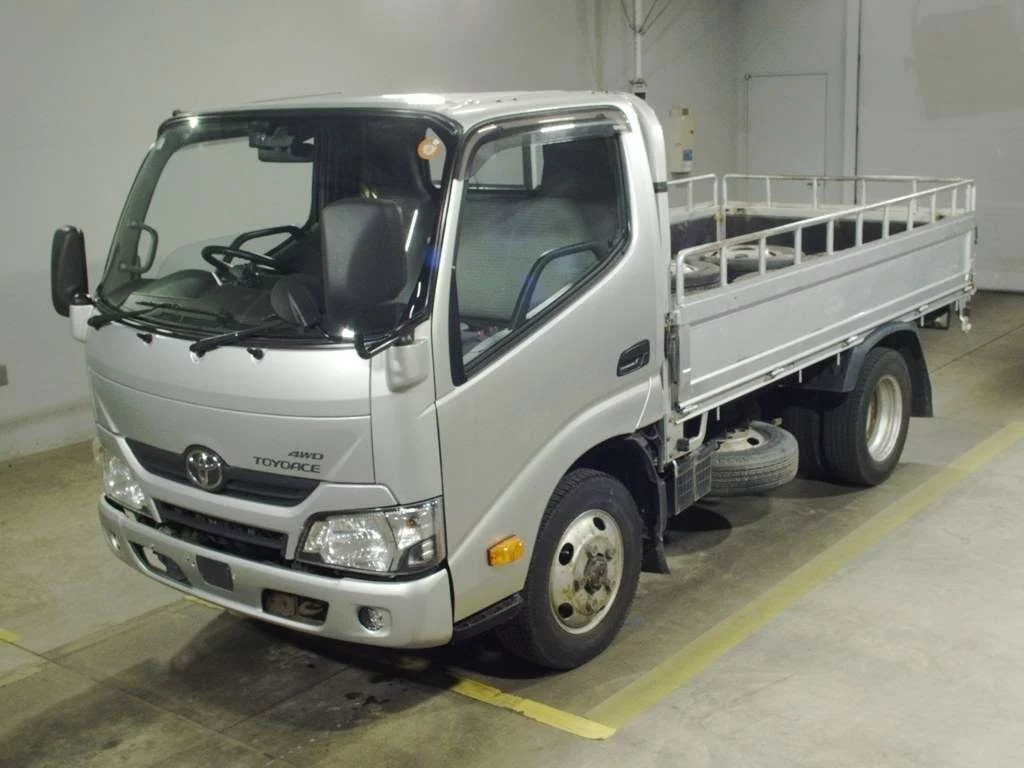 Toyota ToyoAce  с аукциона в Японии