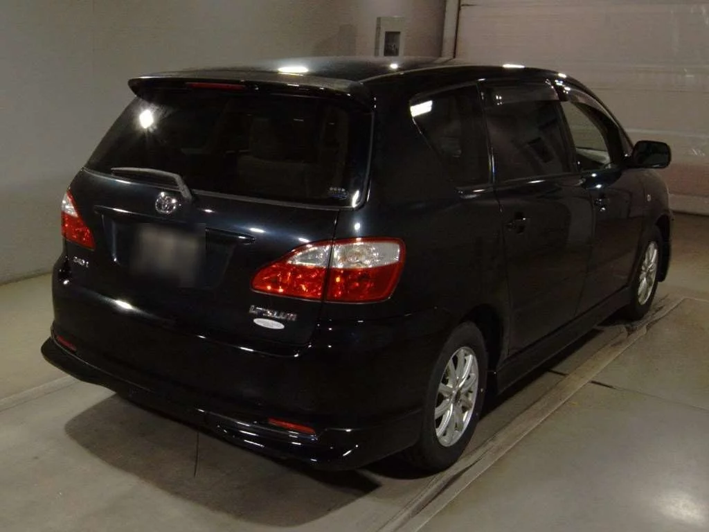Toyota Ipsum  с аукциона в Японии