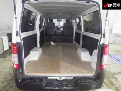 Nissan NV350 Caravan