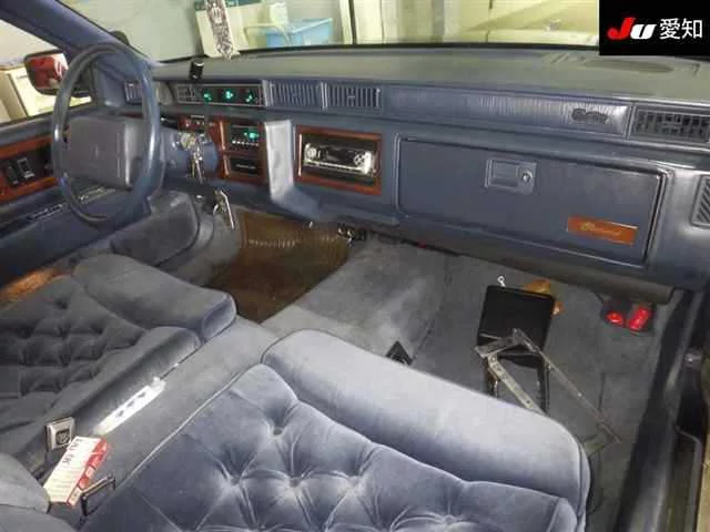 Cadillac Fleetwood  с аукциона в Японии