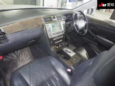 Toyota CROWN MAJESTA