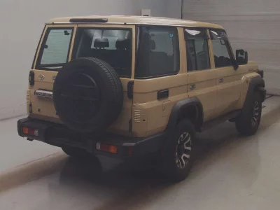 Toyota LAND CRUISER 70