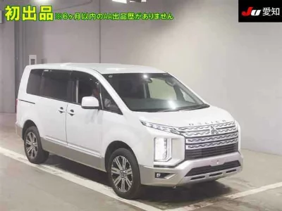 Mitsubishi Delica D:5