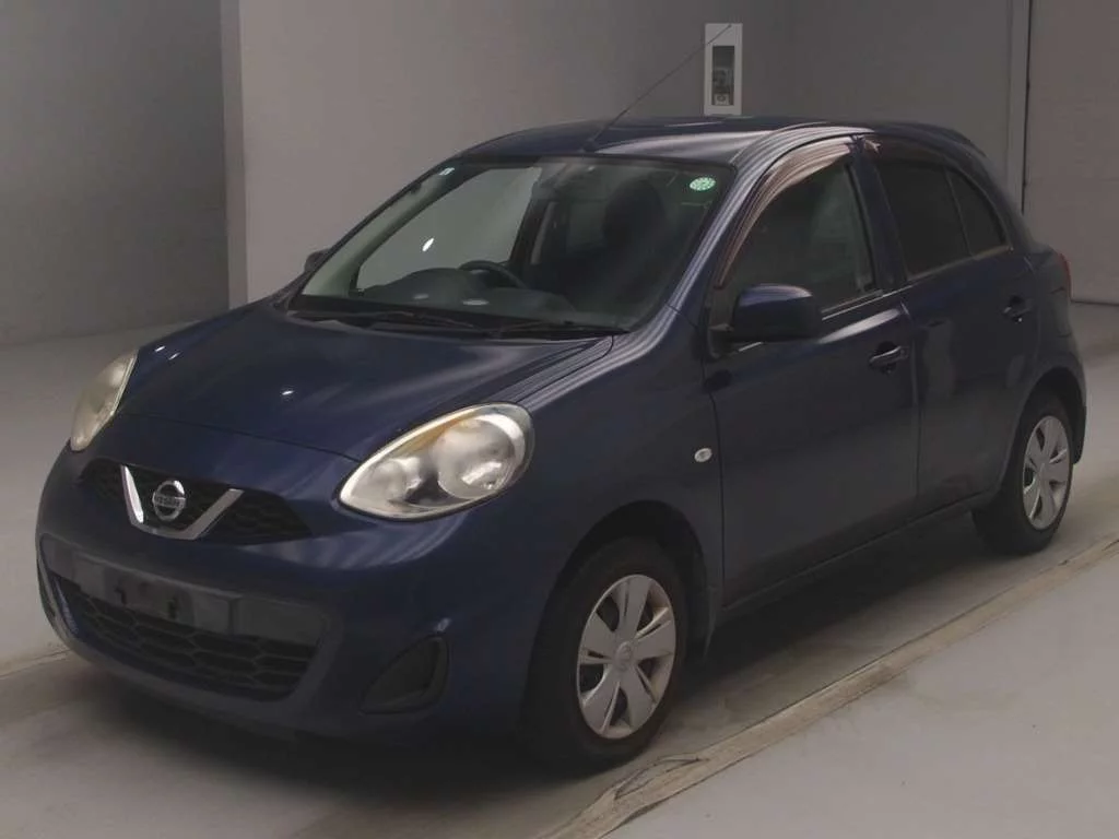 Nissan March  с аукциона в Японии