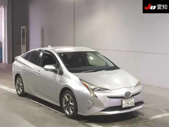 Toyota Prius  с аукциона в Японии