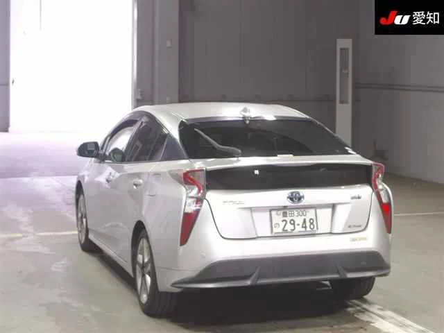 Toyota Prius  с аукциона в Японии