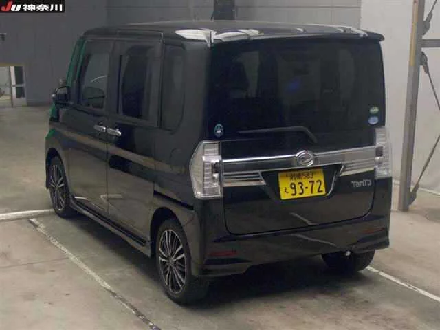 Daihatsu Tanto  с аукциона в Японии