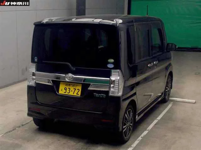 Daihatsu Tanto  с аукциона в Японии