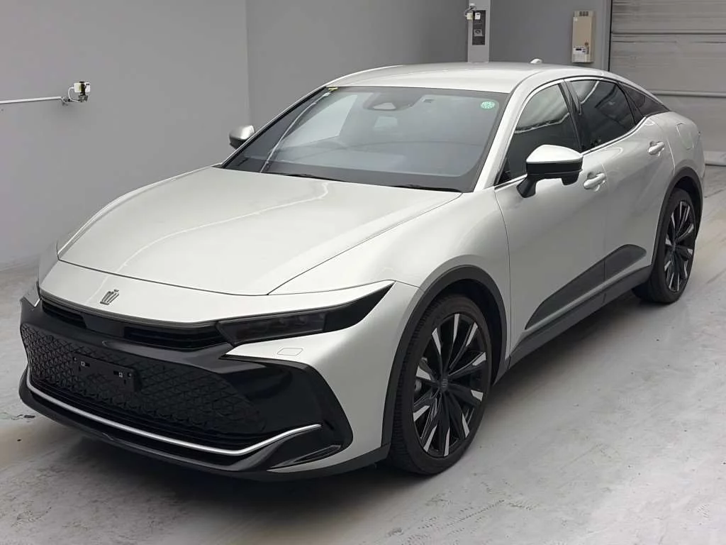 Toyota Crown Crossover  с аукциона в Японии