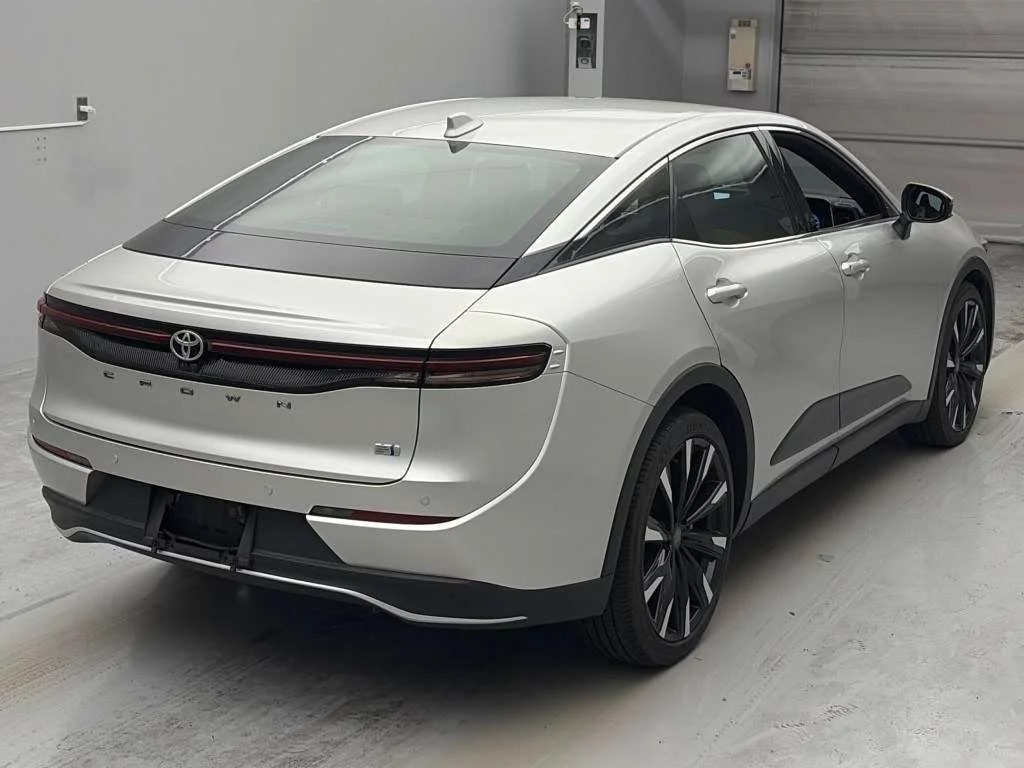 Toyota Crown Crossover  с аукциона в Японии