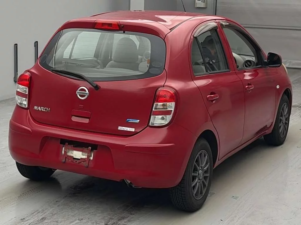Nissan March  с аукциона в Японии