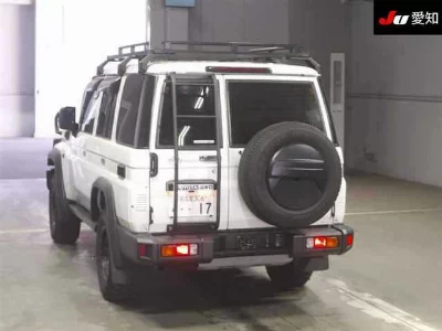 Toyota LAND CRUISER 70