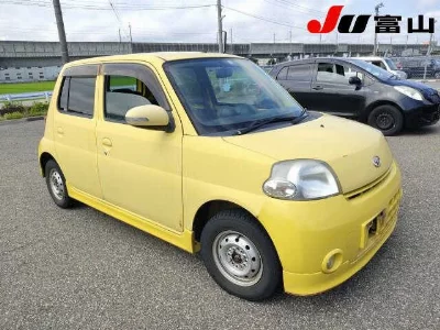 Daihatsu Esse