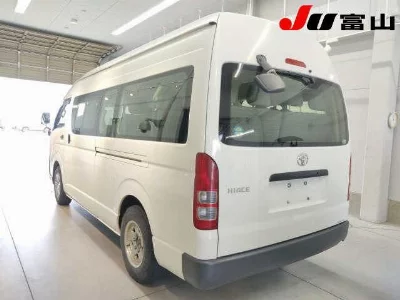 Toyota HiAce Commuter
