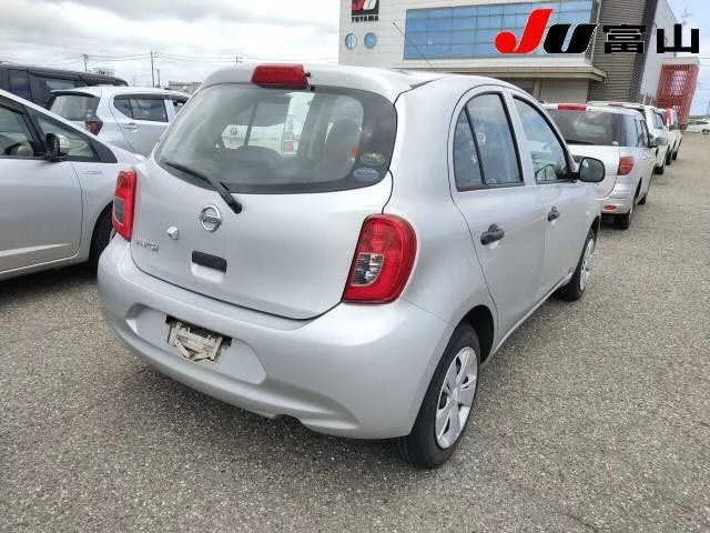 Nissan March  с аукциона в Японии