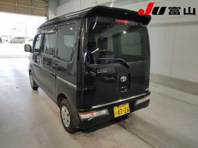 TOYOTA PIXIS VAN