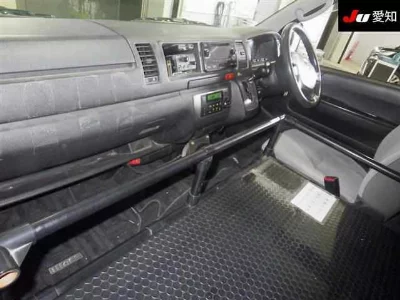 Toyota HiAce Commuter