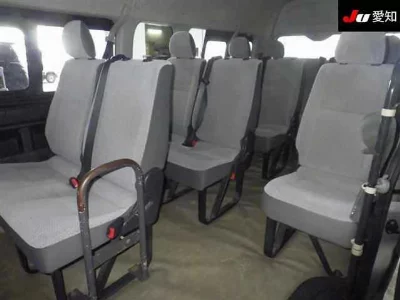 Toyota HiAce Commuter
