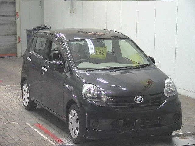 Daihatsu Mira e:S  с аукциона в Японии