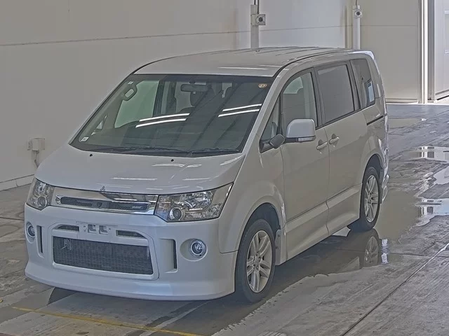 Mitsubishi Delica D:5  с аукциона в Японии