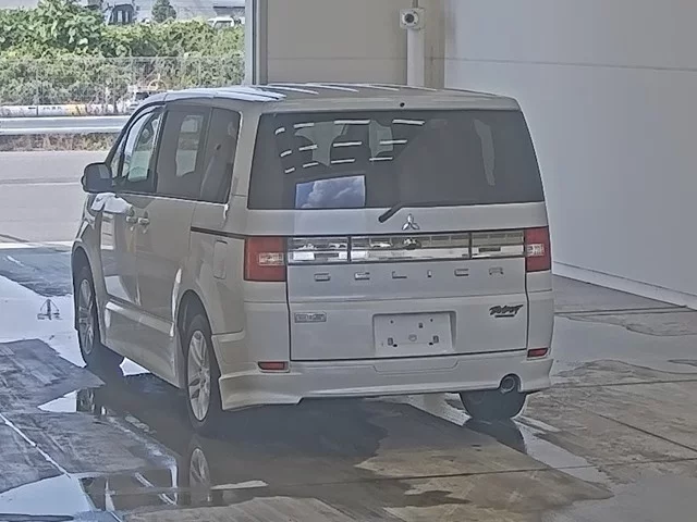 Mitsubishi Delica D:5  с аукциона в Японии
