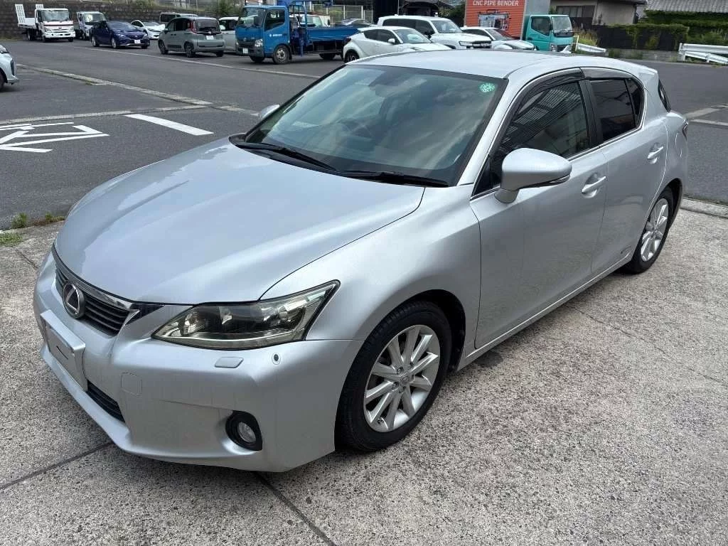 Lexus CT200h  с аукциона в Японии