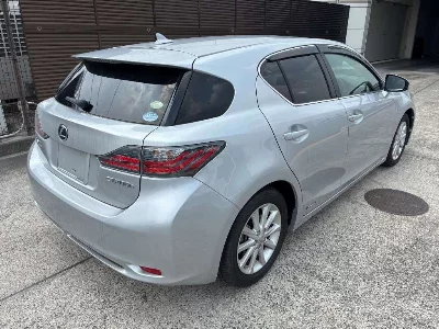 Lexus CT200h