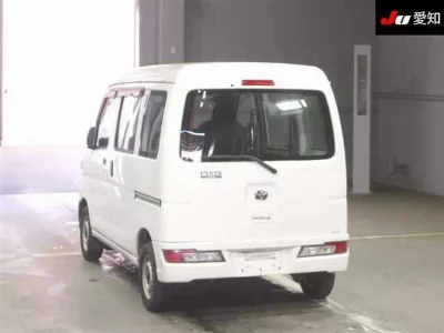 TOYOTA PIXIS VAN