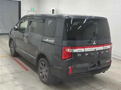Mitsubishi Delica D:5