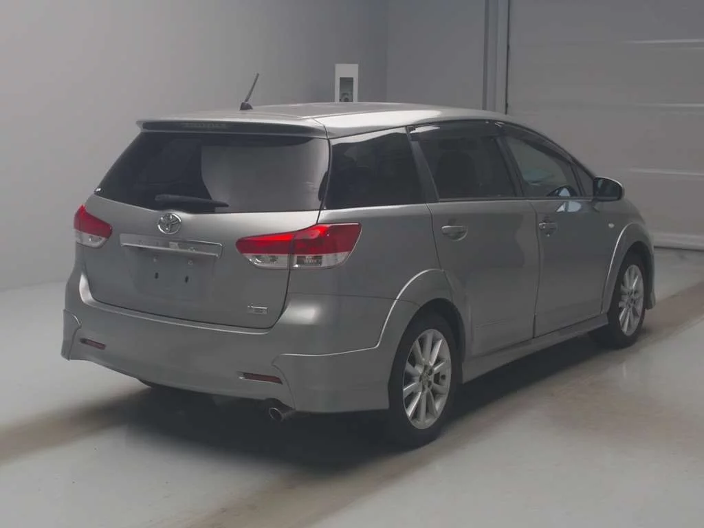 Toyota Wish  с аукциона в Японии