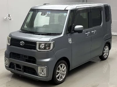 Toyota Pixis Mega
