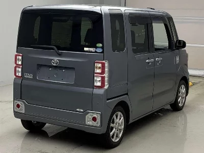 Toyota Pixis Mega