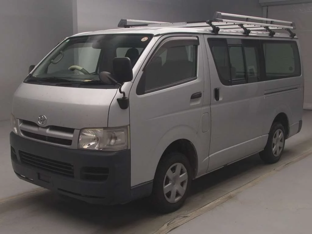 Toyota RegiusAce  с аукциона в Японии