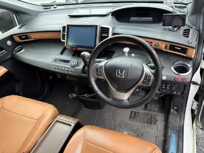 Honda Freed Spike