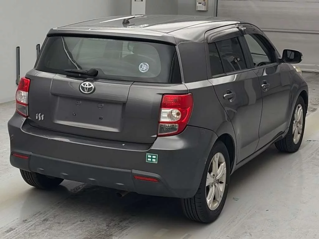 Toyota Ist  с аукциона в Японии