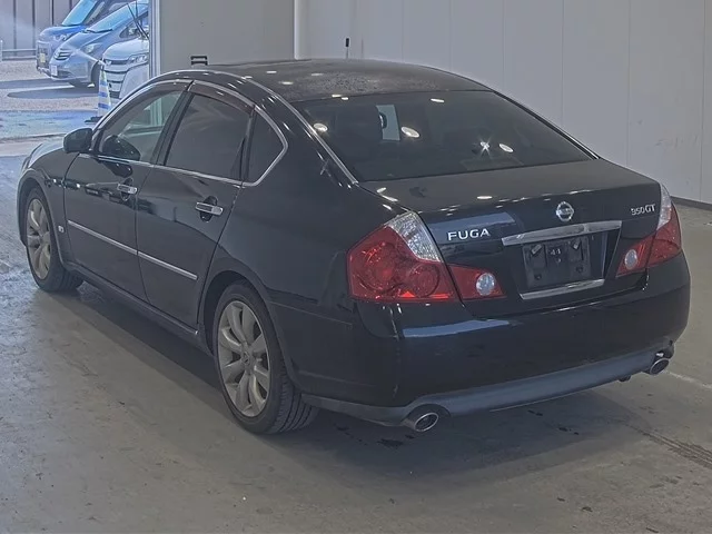 Nissan Fuga  с аукциона в Японии